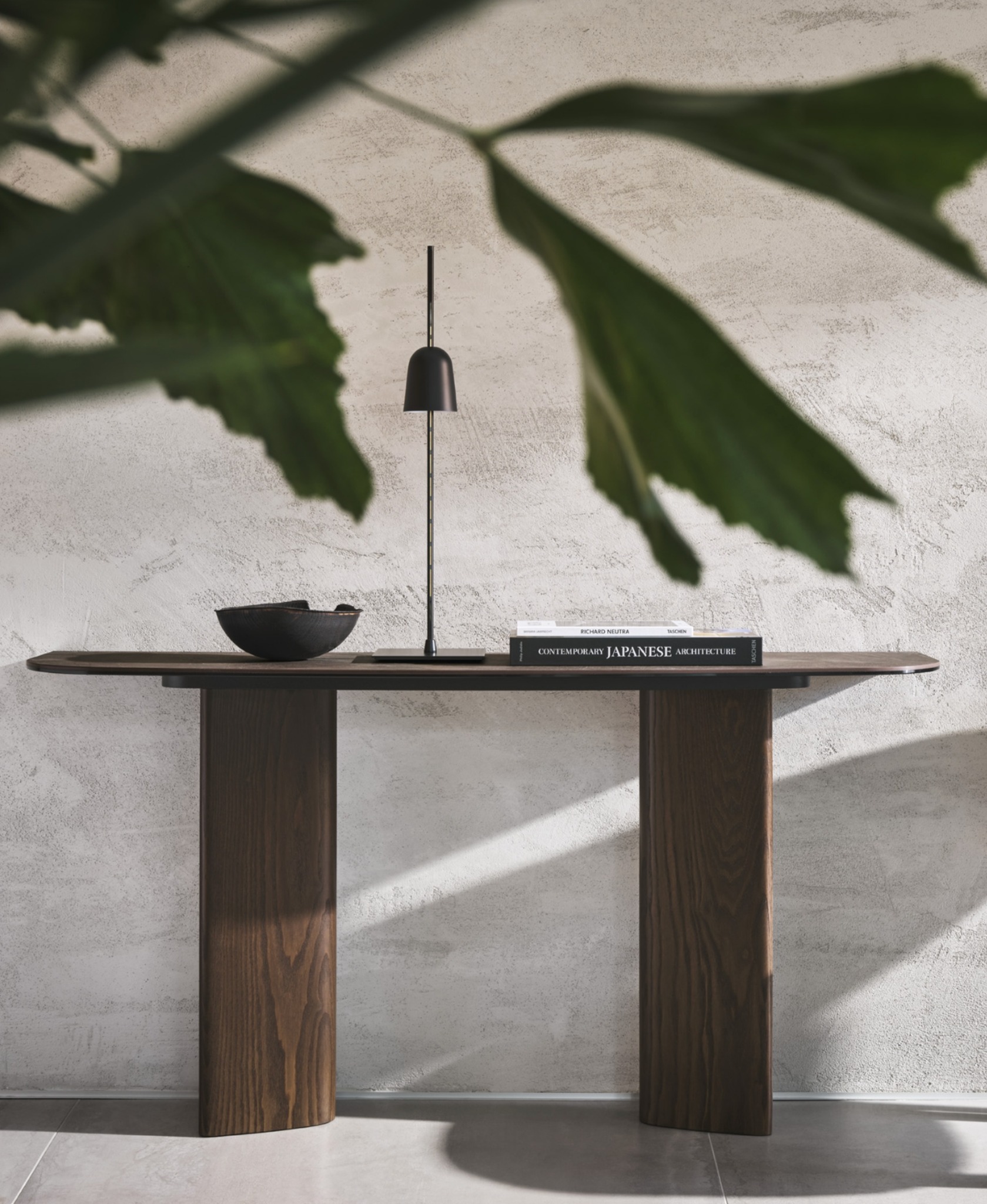 Un interno, la tua identità
“Io non voglio una casa come tutte le altre.” Questo è quello che molti miei clienti mi chiedono.
È da qui che molti dei miei progetti partono.
Seleziono arredi con cura maniacale, scelgo colori che avvolgono, lascio dello spazio libero.
Il risultato? Un interno che non cerca di piacere a tutti.
Ma rappresenta esattamente chi lo abita.
#DesignIdentitario #ChiaviInMano #InteriorFirmatoEleonoraGiacopetti #interiordesign #interiordesigner #interiordesignerroma #arredamento #arredamentomoderno #arredareconstile