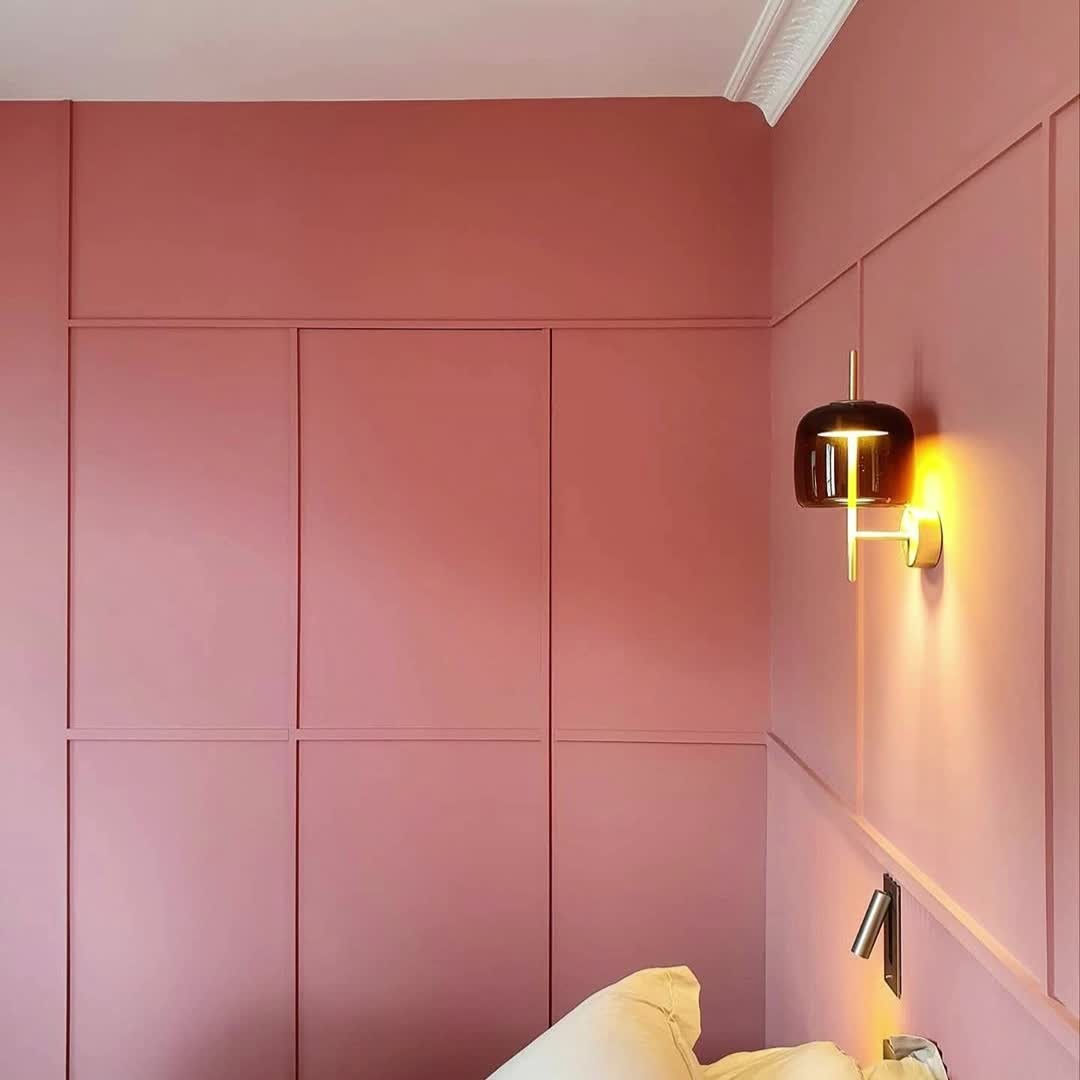 In questa foto potete vedere una meravigliosa soluzione per una cabina armadio nascosta.
Non la trovate fantastica? Io le adoro! 😃
Questa tipologia di porte viene chiamata filo muro o raso muro.
Allegerisce visivamente la parete, minimizzando l'impatto visivo di una porta tradizionale. Può essere dipinta della stesso colore della parete, oppure rivestita da boiserie. Le possibilità decorative sono tantissime. C'è solo l'imbarazzo della scelta.
Non sai quali porte scegliere? RICHIEDI UNA CONSULENZA. 🌟
#portefilomuro #porte #doorsdesign #homestyle #lifestyle #arredamento #lifestyleinteriors #interiordesignideas #interiordesign #interiordesignlovers #interiordesigner #interiordesigneroma #romainteriordesigner #eleonoragiacopettiinteriordesigner #lovehomedecor #lovehome